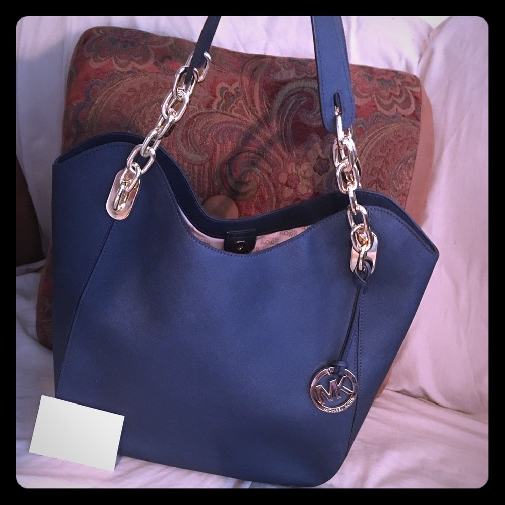 💕MICHAEL KORS💕 Sutton Satchel MK